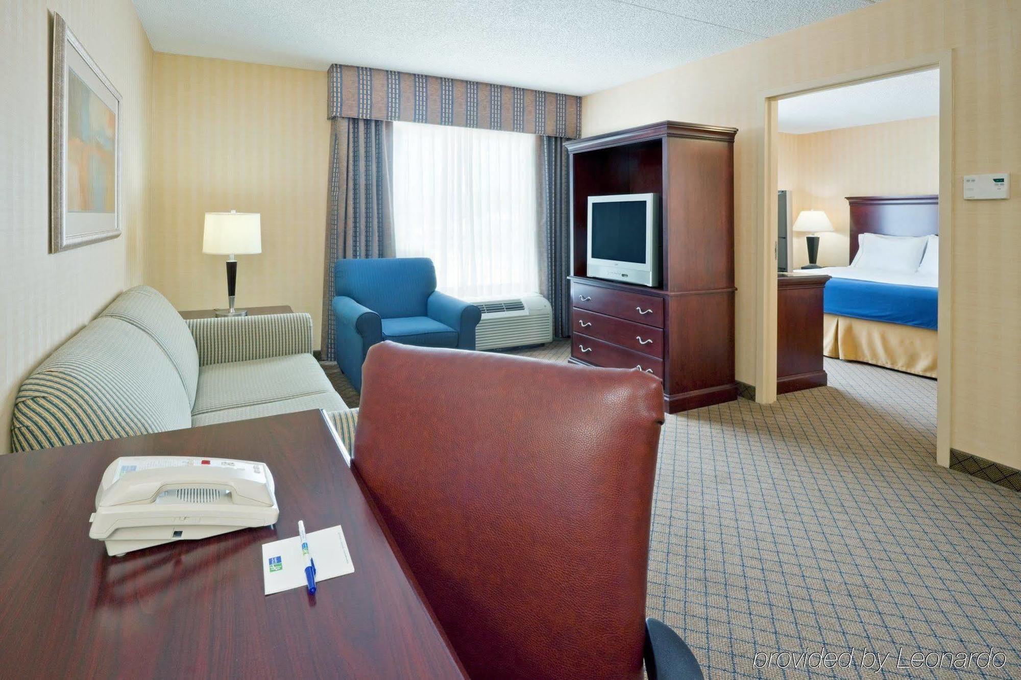 Holiday Inn Express & Suites West Long Branch - Eatontown, An Ihg Hotel Pokój zdjęcie